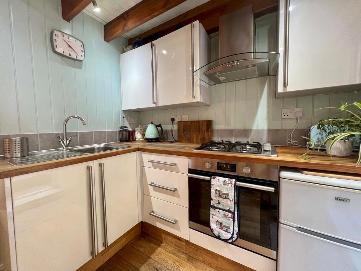 Pass The Keys 64 Church Street Characterful 2-Bed Cottage In The Heart Of Town Kingsbridge  Exterior foto